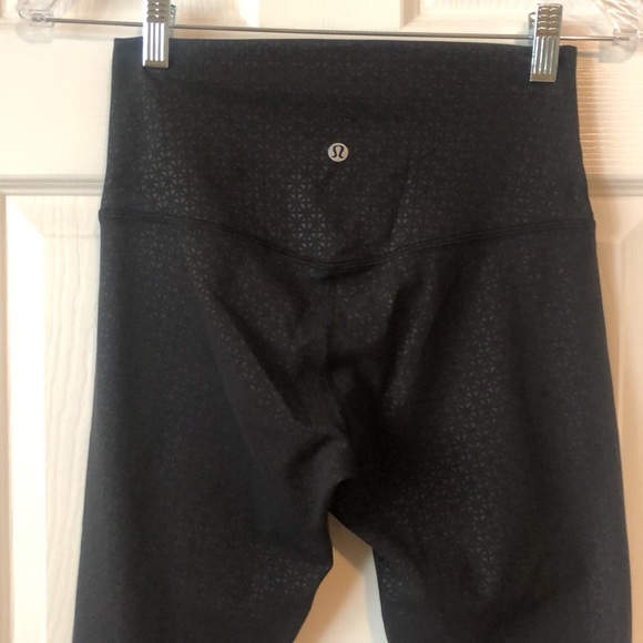 Align Pant II Embossed 25” - Picture 5 of 8